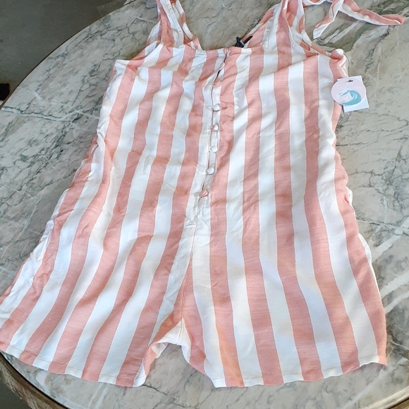 VOLCOM romper - Picture 3 of 7